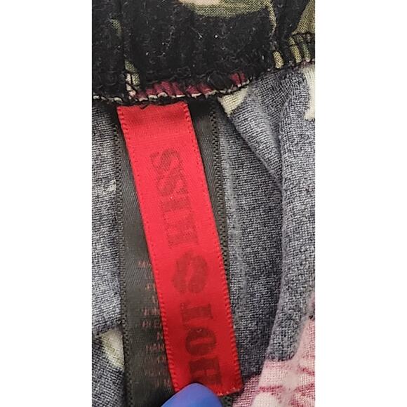 Hot Kiss Black Burgundy Floral Print Faux Wrap Shorts Large Lightweight Pull On - Picture 5 of 6